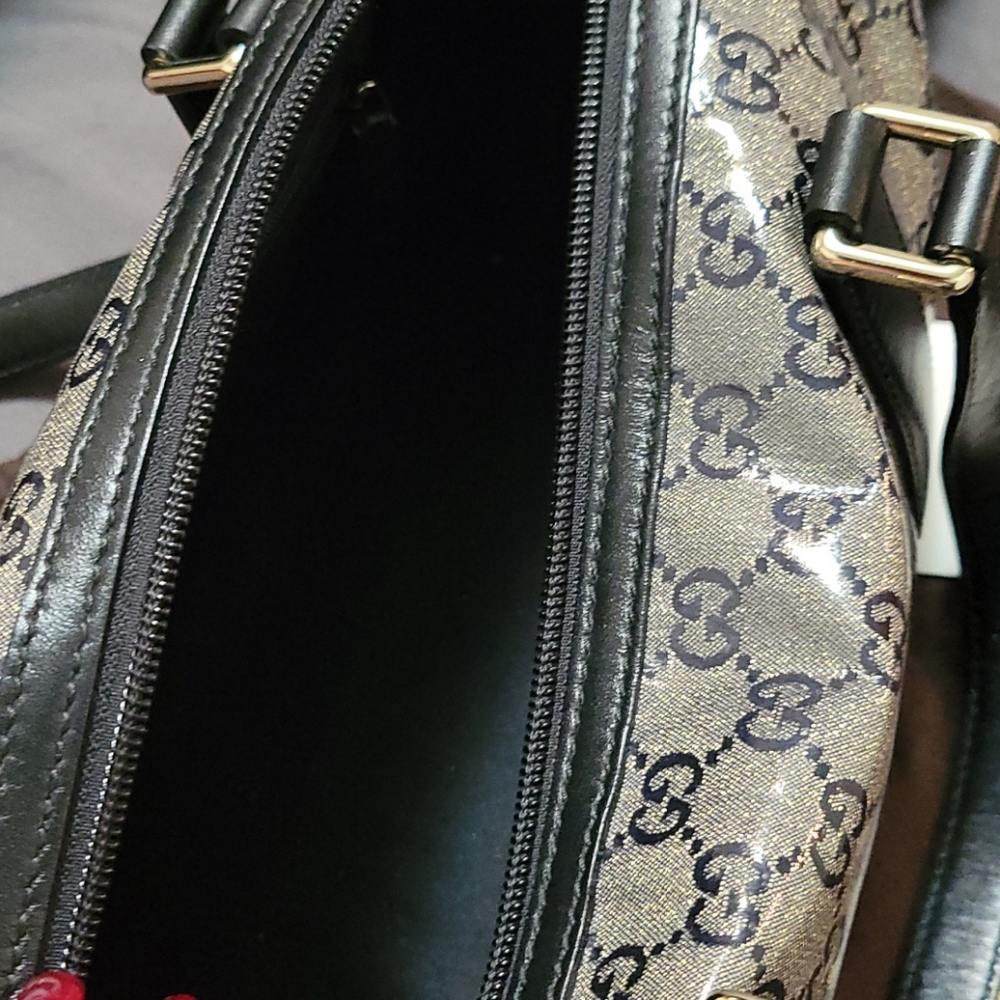 Gucci purse - Picture 3 of 3